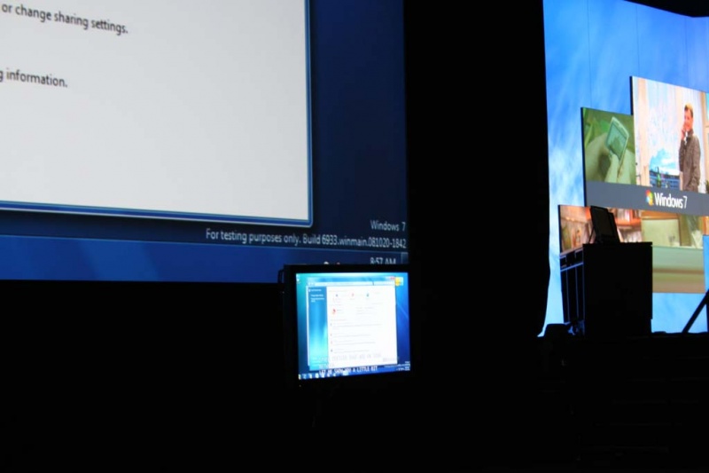 文件:Windows7-6.1.6933-Buildtag.jpg