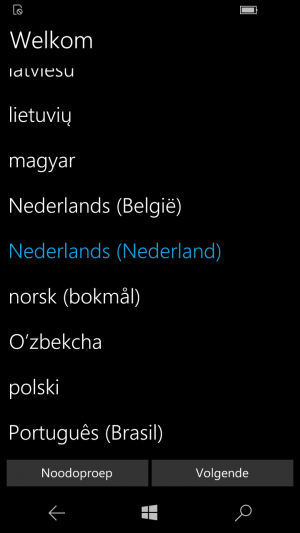 WP-10.0.15254.556-oobe-1.png